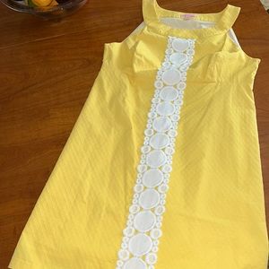 Lilly Pulitzer side zip jump into spring dress! Size 8. Like new!